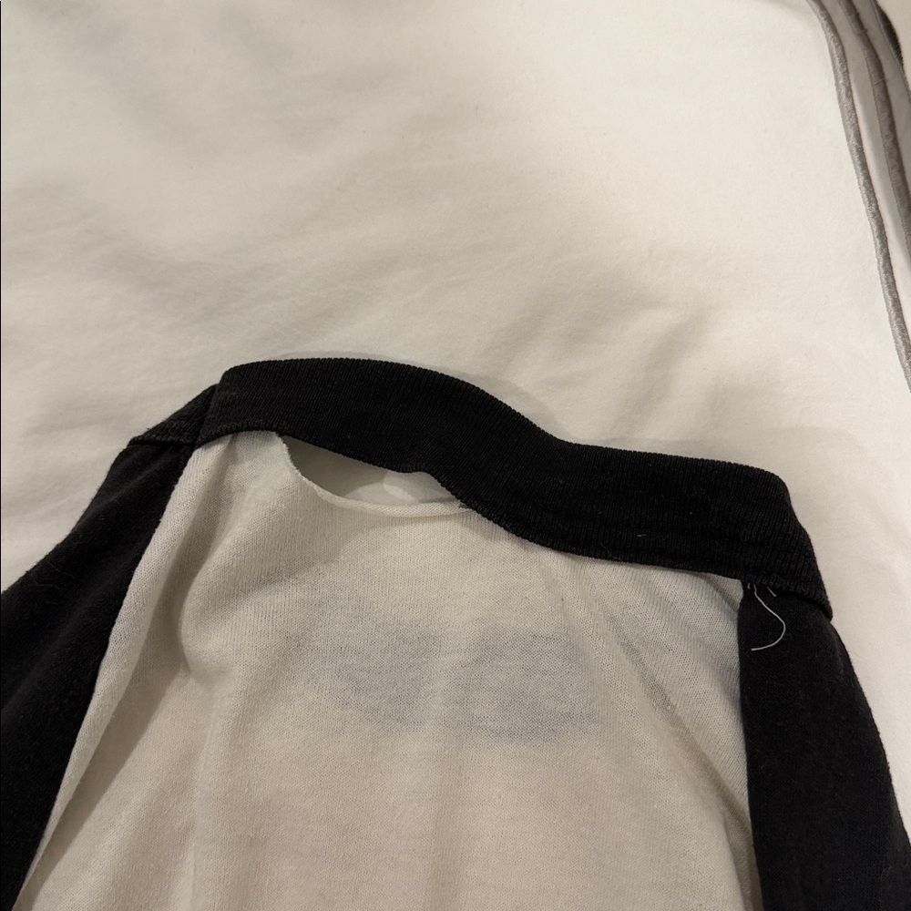 Vintage The Strokes Black and White Raglan Concert Tee - Picture 4 of 4
